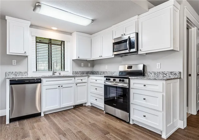 Photo 4 of Sale Pending at 139 Center St, Rogers, AR 72756 | MLS# 1358049 | Listing updated on 2026-08-17