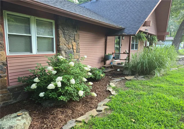 Photo 2 of Single family home for sale at 15 Finger Cir, Bella Vista, AR 72715 | MLS# 1357762 | Listing updated on 2026-08-11
