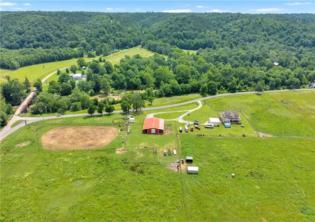Photo 4 of Single family home for sale at 56885 County Rd 660, Colcord, OK 74338 | MLS# 1358074 | Listing updated on 2026-08-07