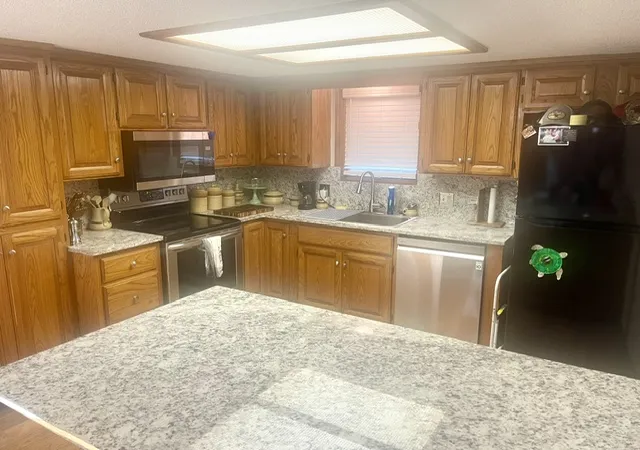 Photo 3 of Single family home for sale at 6 Wilton Ln, Bella Vista, AR 72715 | MLS# 1358005 | Listing updated on 2026-08-07