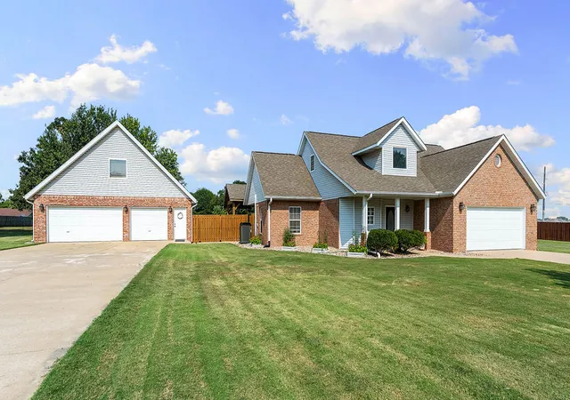 Photo 2 of Single family home for sale at 739 Apple Meadows, Springdale, AR 72764 | MLS# 1357876 | Listing updated on 2026-08-10