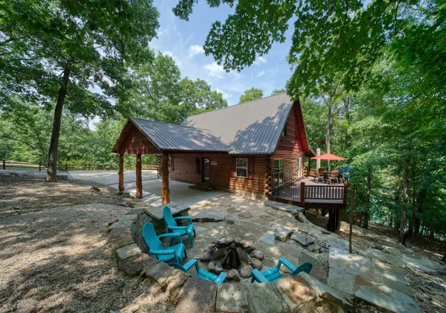 Photo 2 of Sale Pending at 446 Lakeside Rd, Eureka Springs, AR 72631 | MLS# 1358079 | Listing updated on 2026-08-15