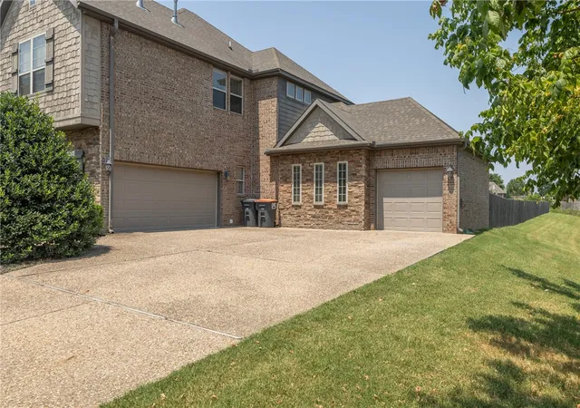 Photo 3 of Single family home for sale at 2386 Riverfront Ln, Fayetteville, AR 72703 | MLS# 1357991 | Listing updated on 2026-08-07