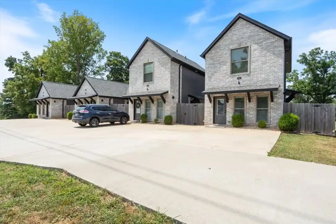 Photo 2 of Single family home for sale at 418,420, N 422 424 F St, Rogers, AR 72756 | MLS# 1358184 | Listing updated on 2026-10-29