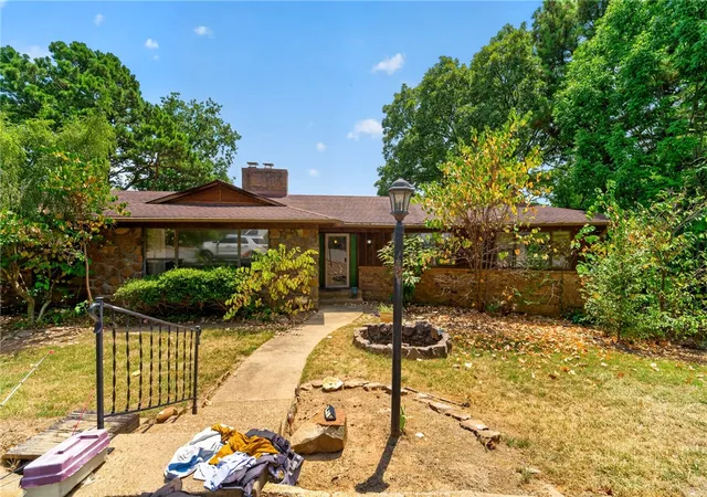 2nd image of 65 Lake Ridge Pl, Russellville, AR 72802 | MLS# 1358199