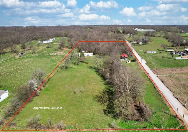 2nd image of 12129 Roy Jech Farm Rd, Gentry, AR 72734 | MLS# 1358219
