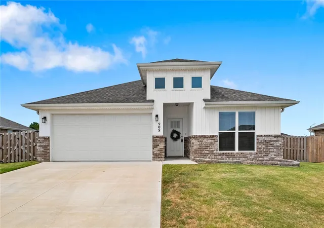 Photo 1 of Single family home for sale at 908 S Sparrow St, Siloam Springs, AR 72761 | MLS# 1358258 | Listing updated on 2026-09-16