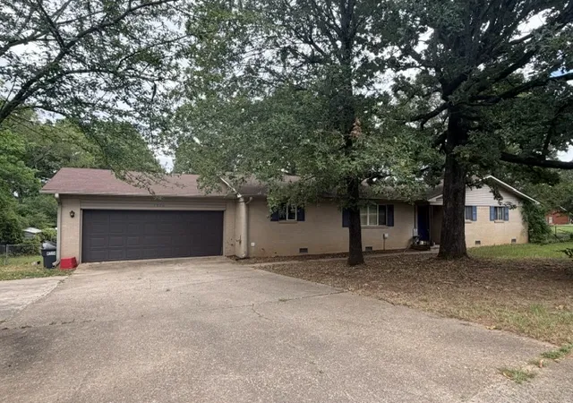 Photo 1 of Sale Pending at 1370 Marina Rd, Russellville, AR 72802 | MLS# 1357535 | Listing updated on 2026-08-24