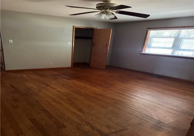 Photo 3 of Single family home for sale at 215 W Jefferson St, Siloam Springs, AR 72761 | MLS# 1358263 | Listing updated on 2026-08-10