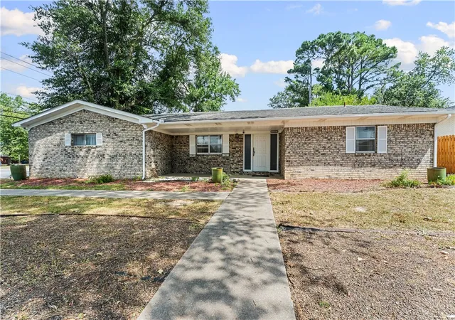 Photo 2 of Single family home for sale at 1101 Ne 2nd Street, Bentonville, AR 72712 | MLS# 1358245 | Listing updated on 2026-08-10