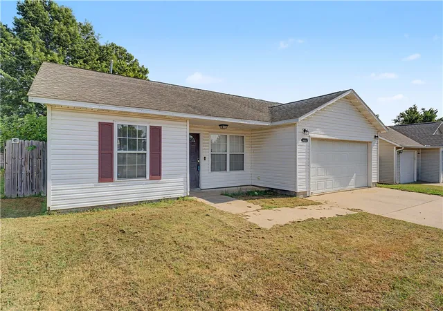 Photo 2 of Single family home for sale at 1603 Tanglewood Ln, Siloam Springs, AR 72761 | MLS# 1358452 | Listing updated on 2026-08-26