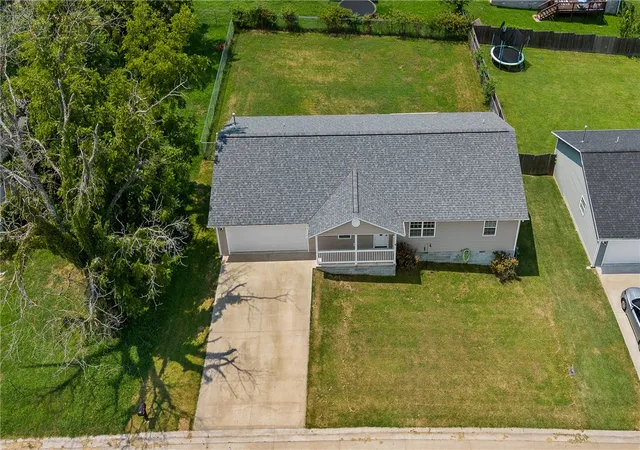 2nd image of 106 Matty Ln, Berryville, AR 72616 | MLS# 1358253