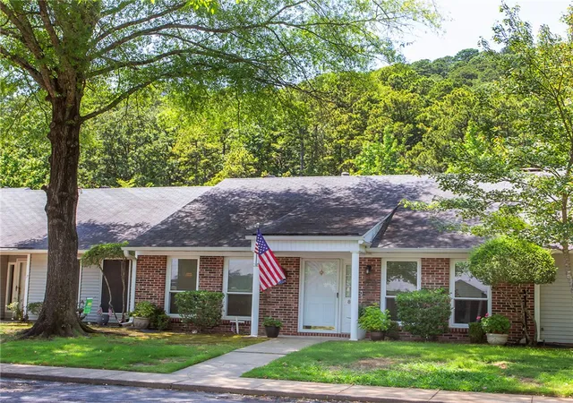 Photo 1 of Condo for sale at 116 Skyline Dr #8, Russellville, AR 72802 | MLS# 1358034 | Listing updated on 2026-08-25