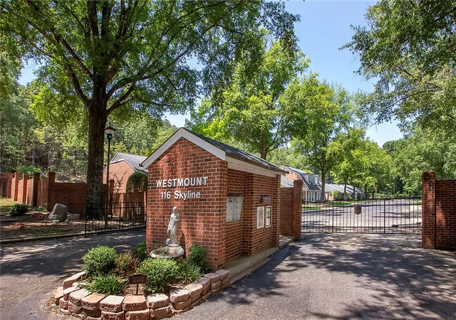 Photo 2 of Condo for sale at 116 Skyline Dr #8, Russellville, AR 72802 | MLS# 1358034 | Listing updated on 2026-08-25