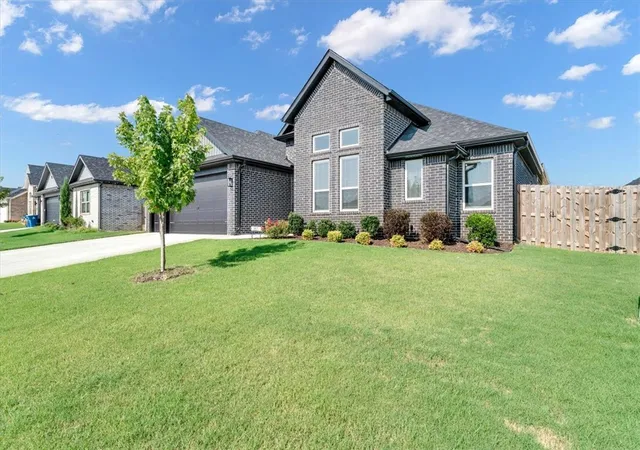 Photo 3 of Sale Pending at 1813 Salmon St, Pea Ridge, AR 72751 | MLS# 1358541 | Listing updated on 2026-08-26
