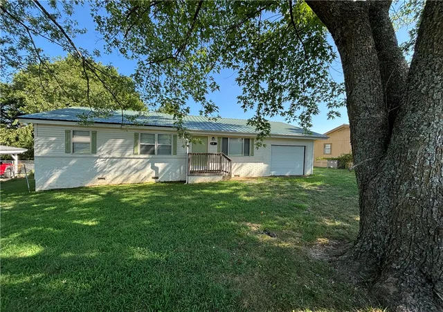 1st image of 105 Northview Ave, Huntsville, AR 72740 | MLS# 1358255