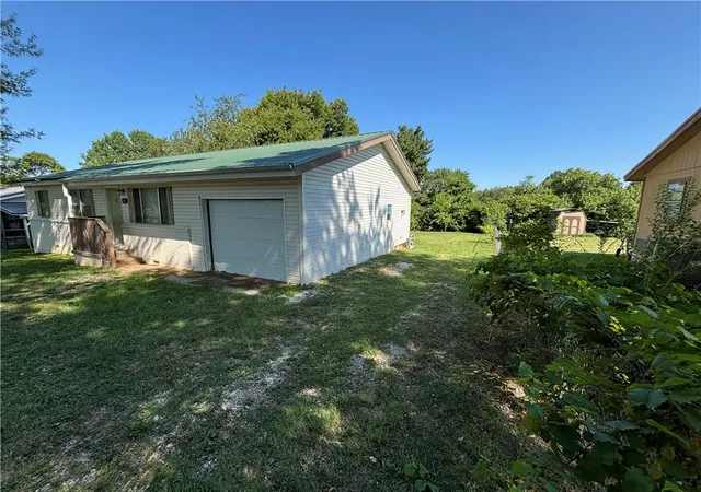 Photo 3 of Sale Pending at 105 Northview Ave, Huntsville, AR 72740 | MLS# 1358255 | Listing updated on 2026-08-13