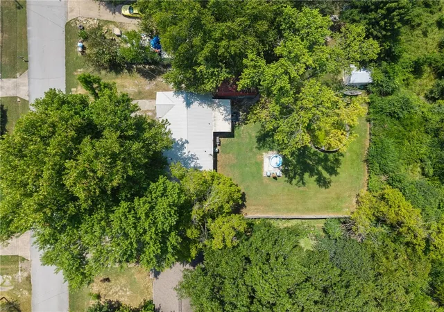 39th image of 1075 S Baldwin Ave, Fayetteville, AR 72701 | MLS# 1358558
