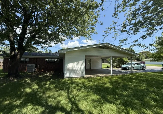 Photo 2 of Sale Pending at 408 E 13th Street, Russellville, AR 72801 | MLS# 1358577 | Listing updated on 2026-09-17