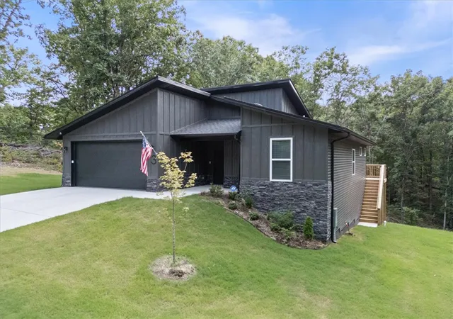 Photo 3 of Single family home for sale at 3 Celtic Dr, Bella Vista, AR 72714 | MLS# 1358594 | Listing updated on 2026-08-24