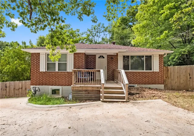 1st image of 453 Mashburn Ave, Fayetteville, AR 72701 | MLS# 1358602