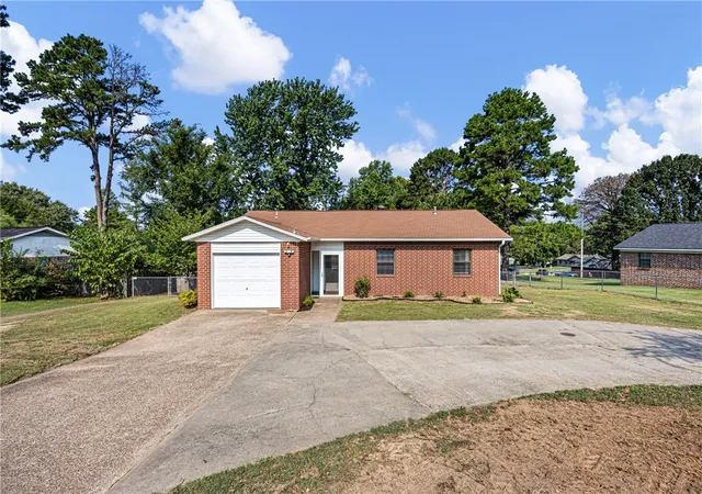 Photo 2 of Single family home for sale at 35 Crestline Dr, Dover, AR 72837 | MLS# 1358393 | Listing updated on 2026-09-21