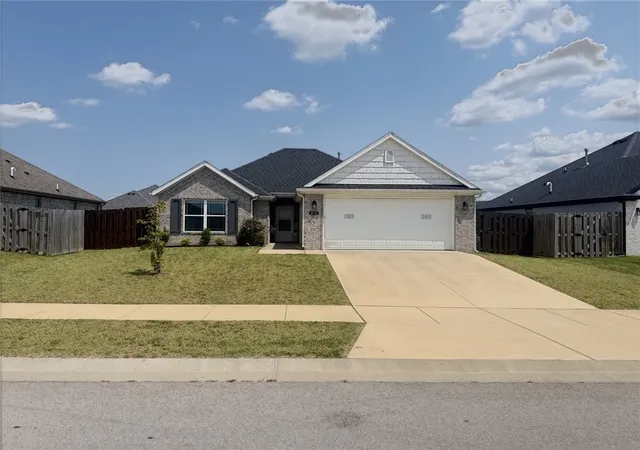 Photo 1 of Single family home for sale at 272 Coventry Ave, Farmington, AR 72730 | MLS# 1358671 | Listing updated on 2026-08-26