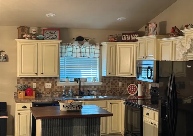 Photo 5 of Sale Pending at 246 Letta Dr, Pottsville, AR 72858 | MLS# 1358607 | Listing updated on 2026-08-21