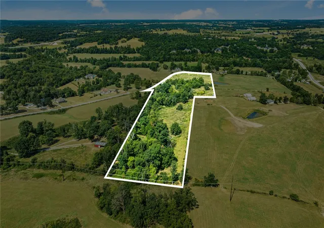 Photo 3 of Sale Pending at 12482 Colonel Myers Rd, Bentonville, AR 72713 | MLS# 1358710 | Listing updated on 2026-08-26