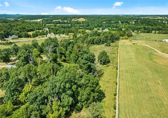 Photo 4 of Sale Pending at 12482 Colonel Myers Rd, Bentonville, AR 72713 | MLS# 1358710 | Listing updated on 2026-08-26
