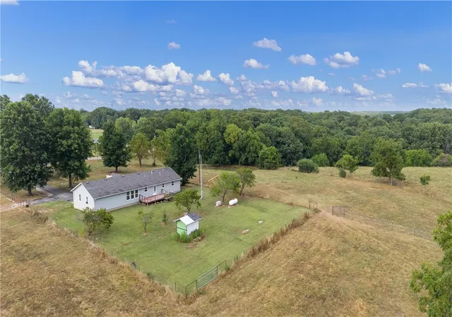 Photo 3 of Sale Pending at 9671 Farm 2230 Rd, Cassville, MO 65625 | MLS# 1358570 | Listing updated on 2026-09-20