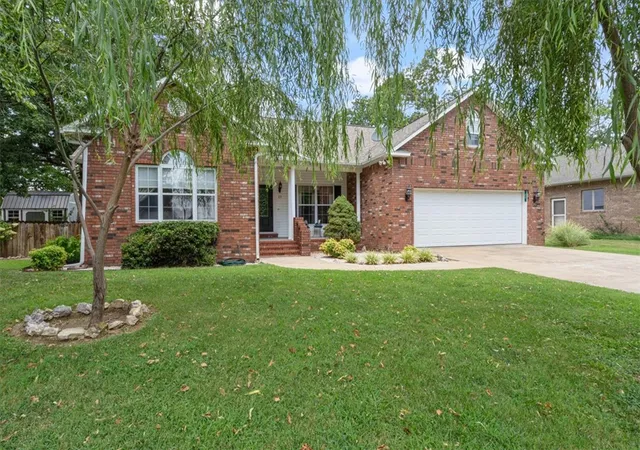 1st image of 23 Indian Wells Dr, Holiday Island, AR 72631 | MLS# 1358698