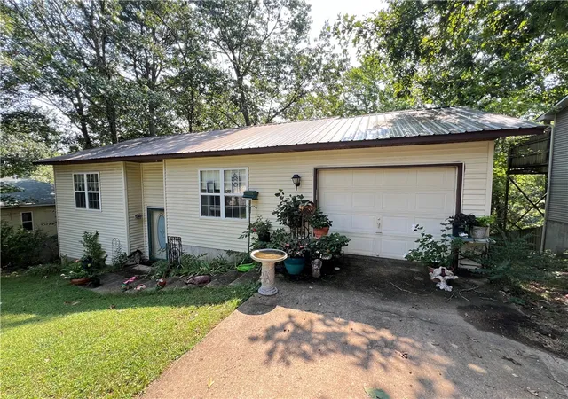 1st image of 107 Jay Ln, Eureka Springs, AR 72632 | MLS# 1358715