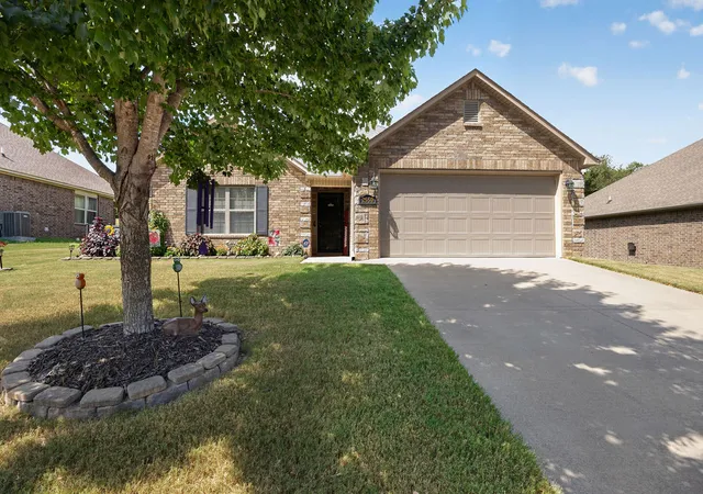 Photo 1 of Single family home for sale at 2550 Iron Ave, Farmington, AR 72730 | MLS# 1358717 | Listing updated on 2026-08-13