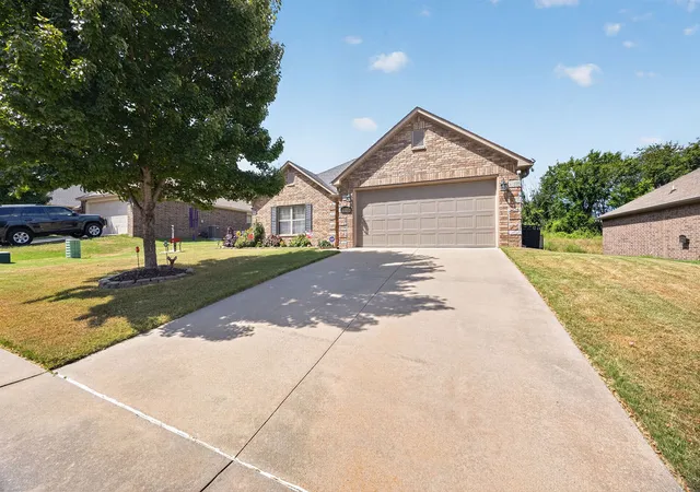 Photo 2 of Single family home for sale at 2550 Iron Ave, Farmington, AR 72730 | MLS# 1358717 | Listing updated on 2026-08-13