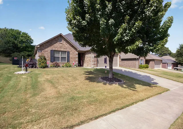 Photo 3 of Single family home for sale at 2550 Iron Ave, Farmington, AR 72730 | MLS# 1358717 | Listing updated on 2026-08-13