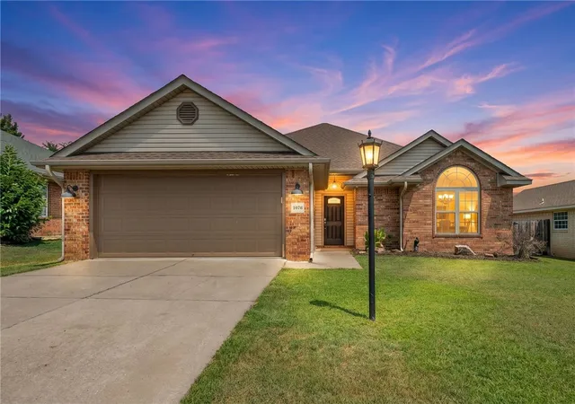 1st image of 1076 Red Oak, Alma, AR 72921 | MLS# 1358720