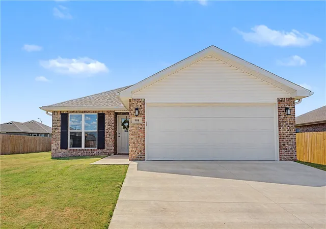 Photo 1 of Single family home for sale at 908 Green Heron Ln, Siloam Springs, AR 72761 | MLS# 1358568 | Listing updated on 2026-08-25