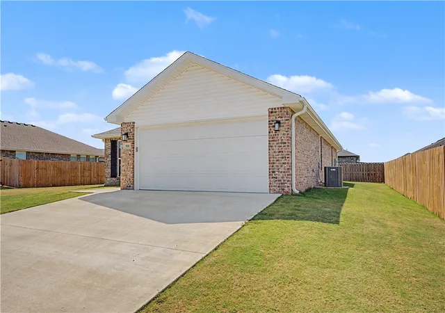 Photo 22 of Single family home for sale at 908 Green Heron Ln, Siloam Springs, AR 72761 | MLS# 1358568 | Listing updated on 2026-08-25
