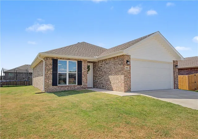 Photo 3 of Single family home for sale at 908 Green Heron Ln, Siloam Springs, AR 72761 | MLS# 1358568 | Listing updated on 2026-08-25