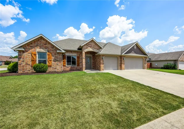 2nd image of 952 Stone St, Cave Springs, AR 72718 | MLS# 1358438