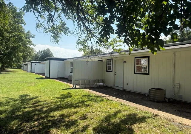 11th image of 1300 1306 N Greenwich Ave, Russellville, AR 72801 | MLS# 1358758