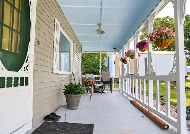 Photo 3 of Single family home for sale at 31 Circle Dr, Lead Hill, AR 72644 | MLS# 1358761 | Listing updated on 2026-08-21