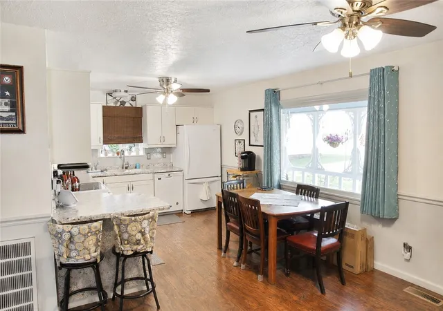 Photo 4 of Single family home for sale at 31 Circle Dr, Lead Hill, AR 72644 | MLS# 1358761 | Listing updated on 2026-09-21
