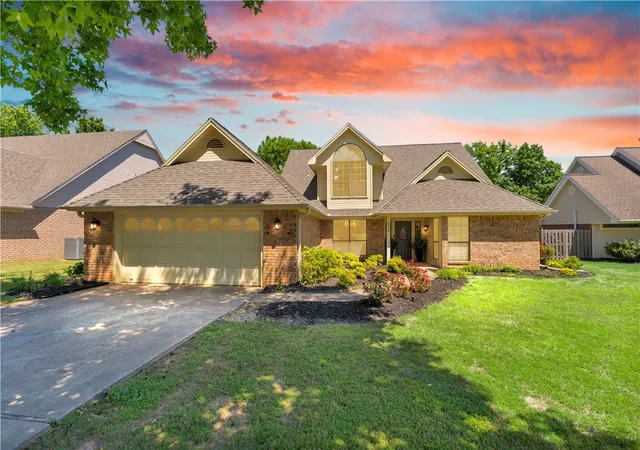 2nd image of 3370 Southridge Dr, Fayetteville, AR 72703 | MLS# 1358752
