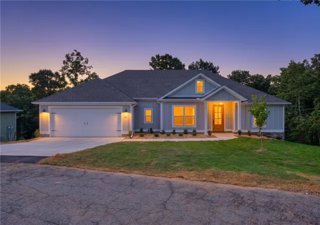 Photo 2 of Single family home for sale at 10 Errol Ln, Bella Vista, AR 72715 | MLS# 1358820 | Listing updated on 2026-08-14