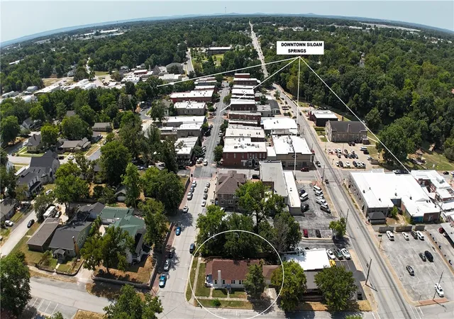 2nd image of 214 N Broadway St, Siloam Springs, AR 72761 | MLS# 1358399