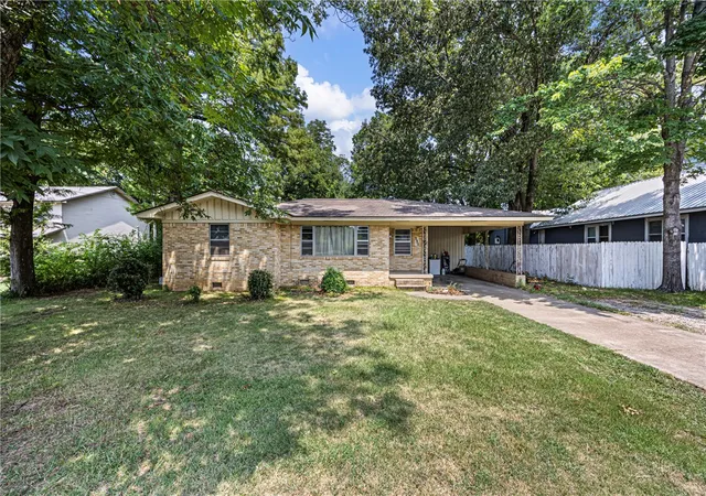 Photo 1 of Single family home for sale at 235 E L St, Russellville, AR 72801 | MLS# 1358791 | Listing updated on 2026-08-14
