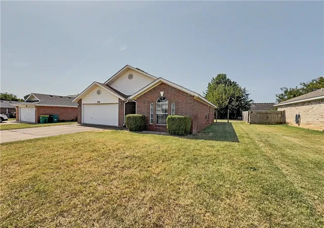 Photo 2 of Sale Pending at 921 Sunflower St, Centerton, AR 72719 | MLS# 1356227 | Listing updated on 2026-08-24
