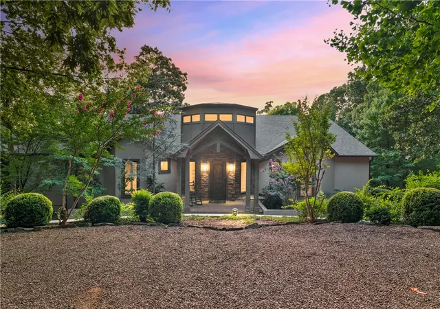 Photo 1 of Single family home for sale at 2553 N Sherwood Ln, Fayetteville, AR 72703 | MLS# 1358636 | Listing updated on 2026-08-14